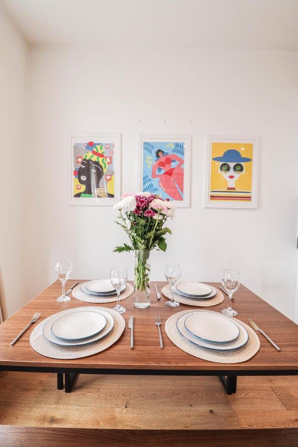 Modern & Spacious 1 Bedroom Clapham Junction Flat ロンドン エクステリア 写真
